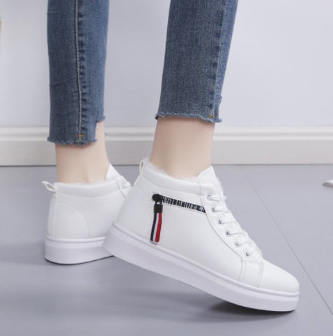 Women With Plush Snow Boots And Short Sleeves God&