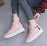 Women With Plush Snow Boots And Short Sleeves God&