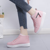 Women With Plush Snow Boots And Short Sleeves God&